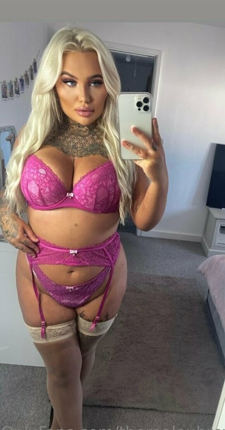 inkedblondieeee modèle sympa des photos