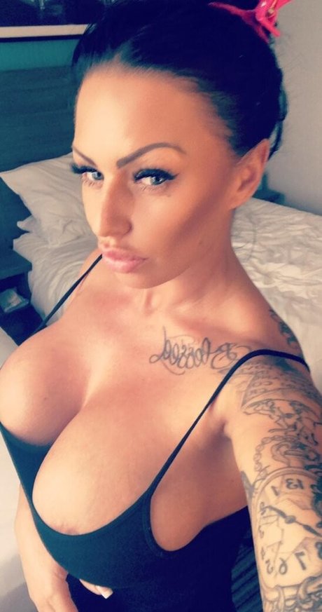 chasteté onlyfans nus de haute qualité image