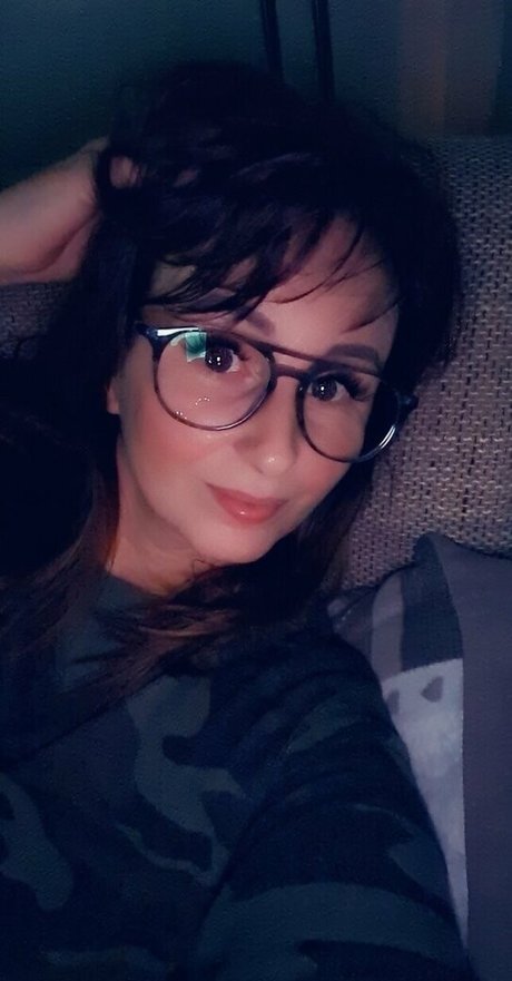 morefrommanu modèle nu collection