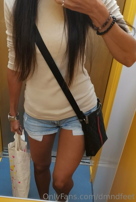 dmndfeet modèle nu galeries