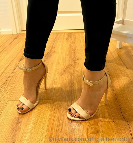 officialfeetforfun étoile adulte archive