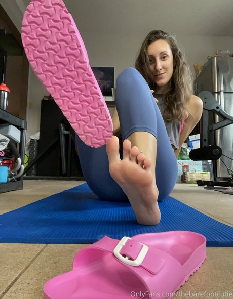 thebarefootcutie actrice érotique galerie