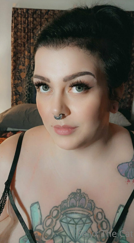 felyxfree actrice érotique des photos