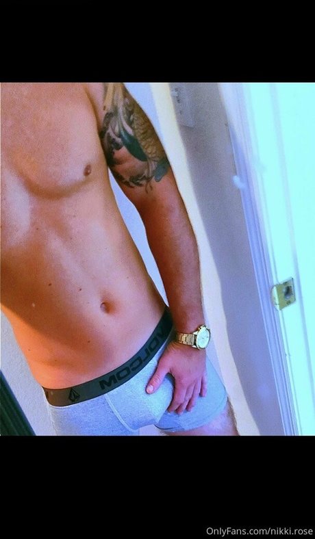 Nikki Rose modèle érotique archive