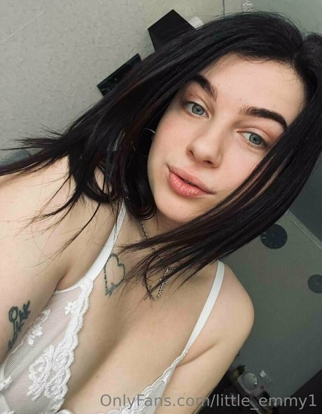 little emmy1 star du porno érotique archive