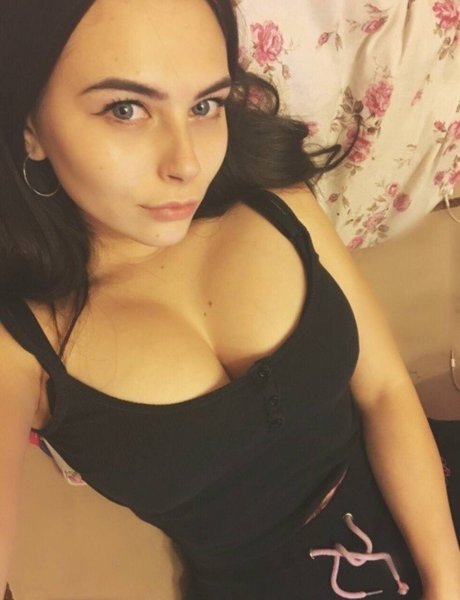 Mihalina Novakovskaya haut étoile archive