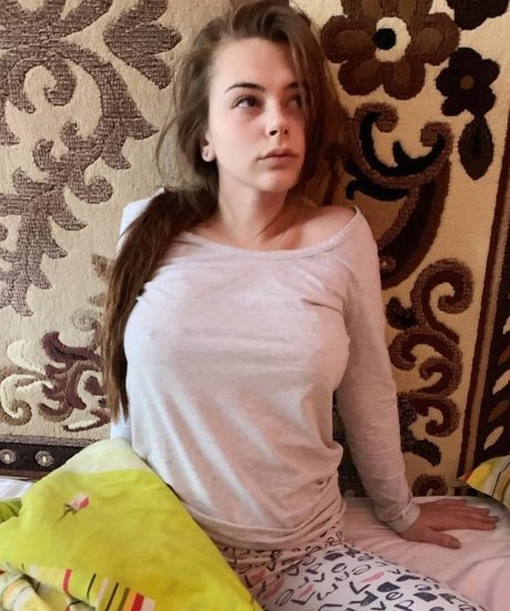 Mihalina Novakovskaya modèle joli img