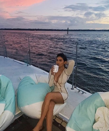 reine de pique onlyfans parfaite haute qualité img