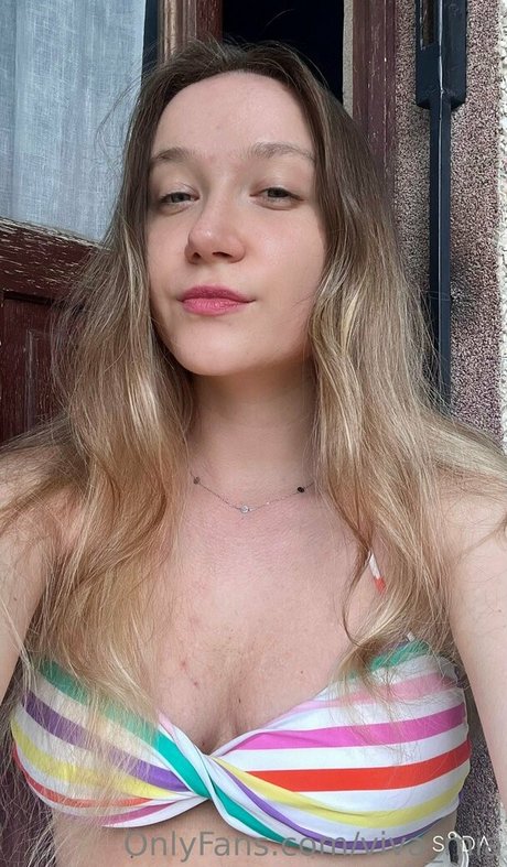 lilly lil actrice nue des photos