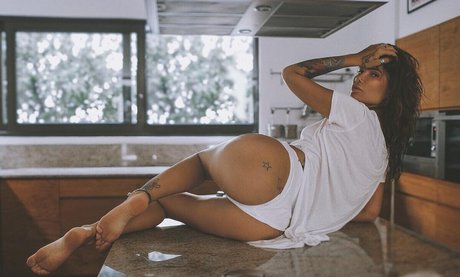 Aiza Dolmatova star du porno xxx image