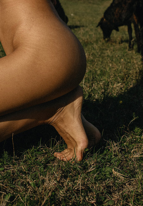 Julia Slip modèle artistique images