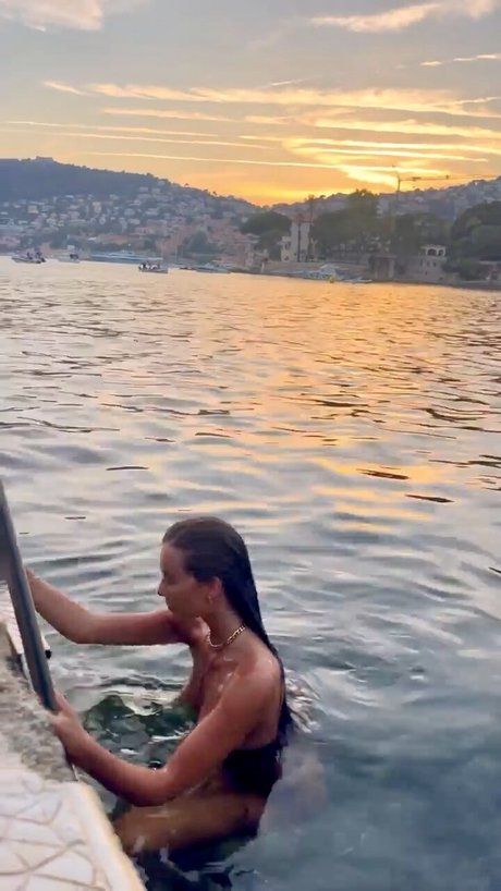 Claire Molin étoile sexy img