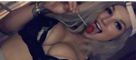 gun mamii actrice adulte photos