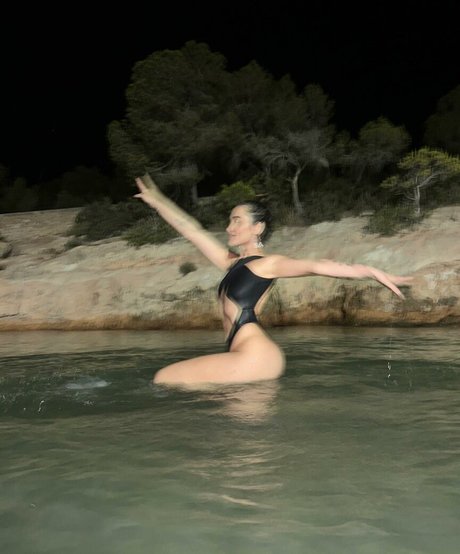 Gabi Melim nus étoiles des photos