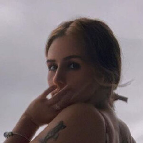 kayliahvelvet modèle chaud photos