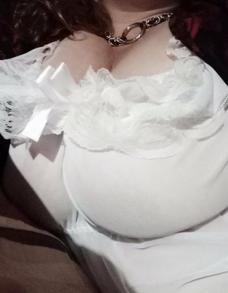 iamyoursinner actrice sexy photos