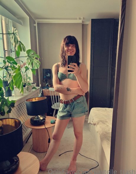 pastelle trash jolie actrice des photos