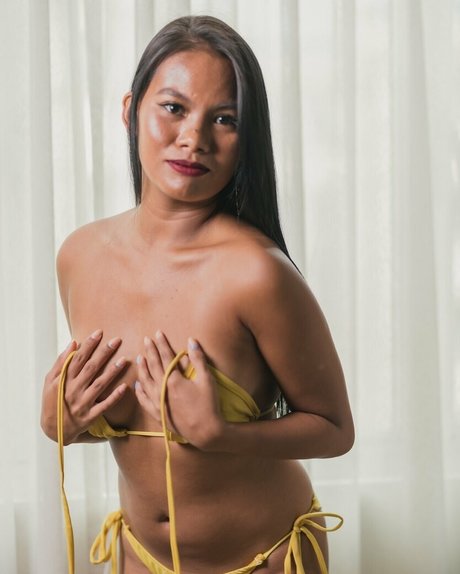 morenamitch jolie actrice galeries