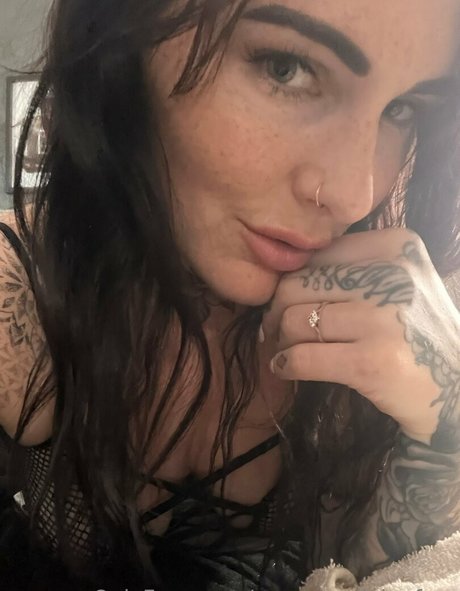 carmen divinefree jolie étoile des photos