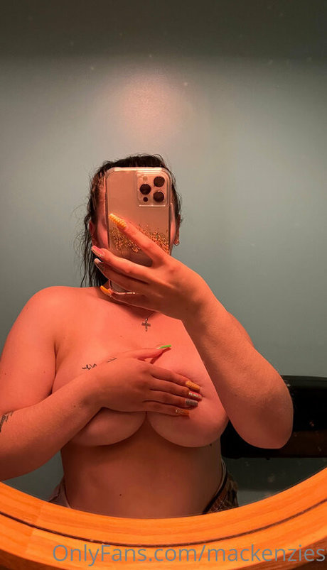 Mackenziestefania modèle joli archive