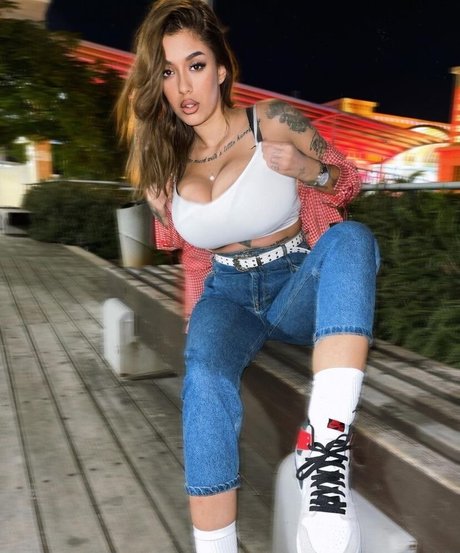 selfie pawg uniquementfans plutôt sexy des photos