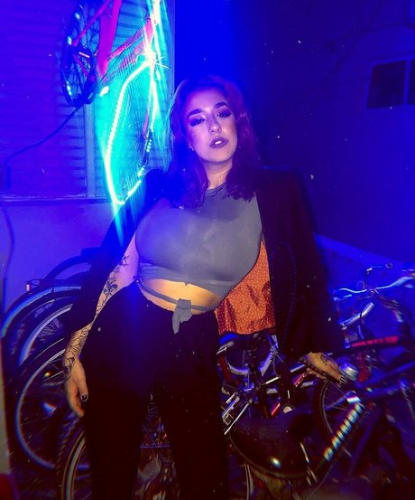 May Bakshi étoile magnifique des photos