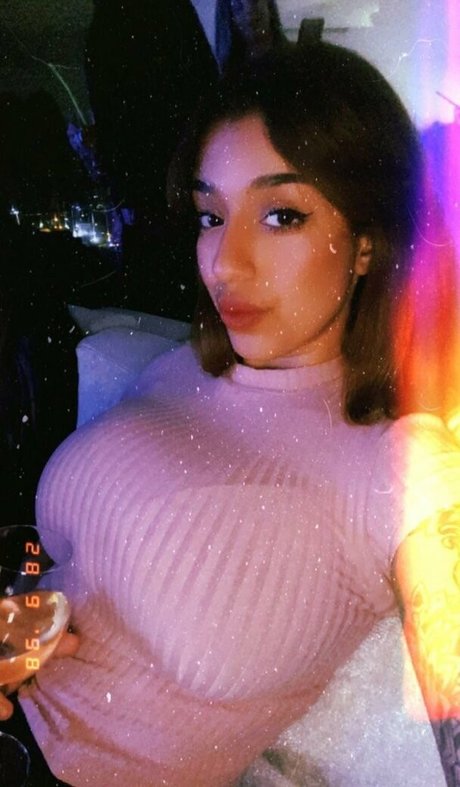 May Bakshi actrice hd images