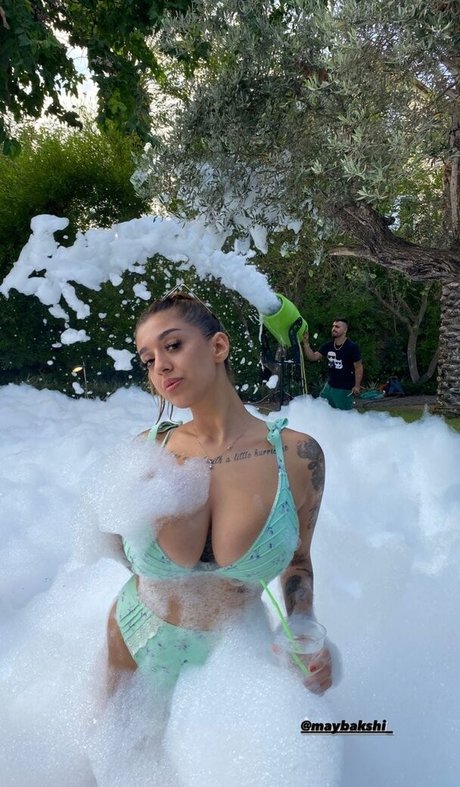 May Bakshi star du porno parfaite photo