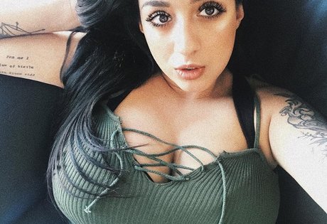 May Bakshi star du porno adulte galerie