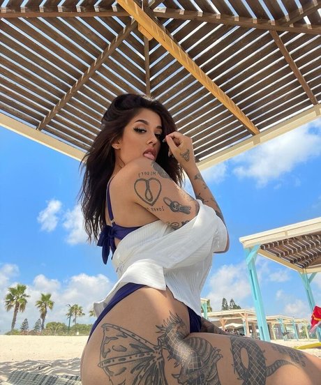 May Bakshi modèle pornographique images