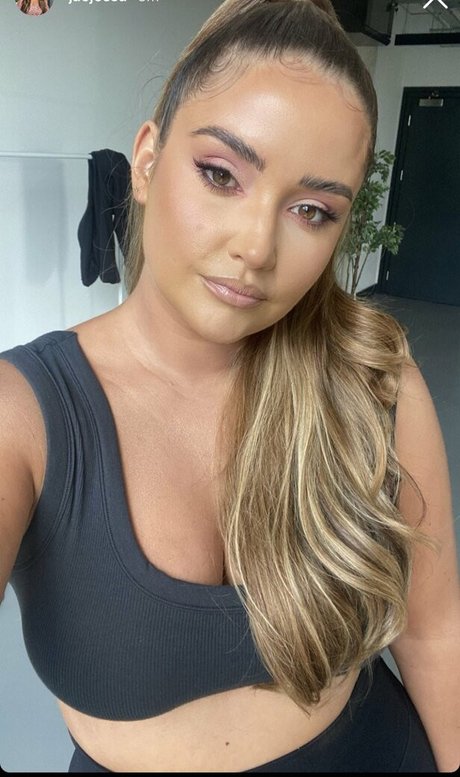 Jacqueline Jossa star du porno en haute qualité photo