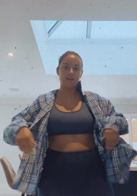 Jacqueline Jossa modèle meilleur galerie