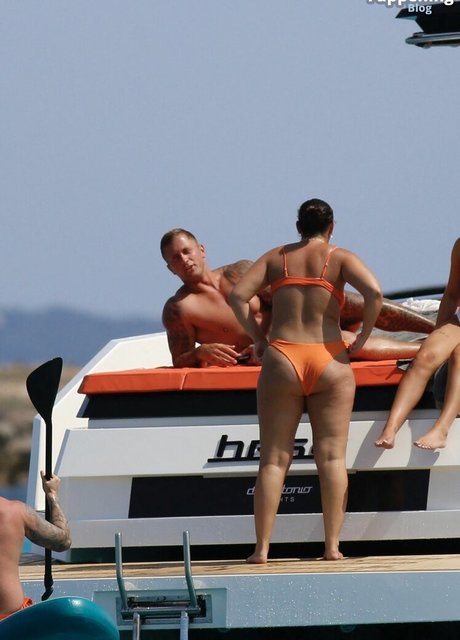 Jacqueline Jossa actrice érotique collection