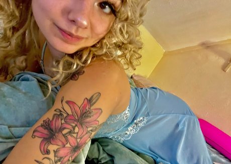 thicnpretty star érotique archive