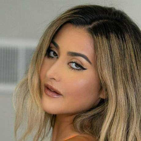 sinfulcaro modèle pornographique des photos