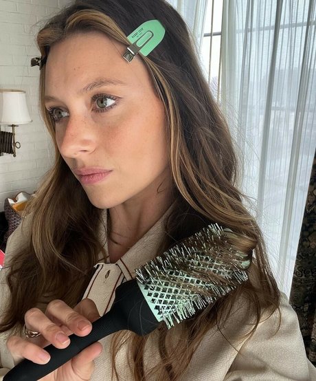 Aly Michalka star du porno adulte photo