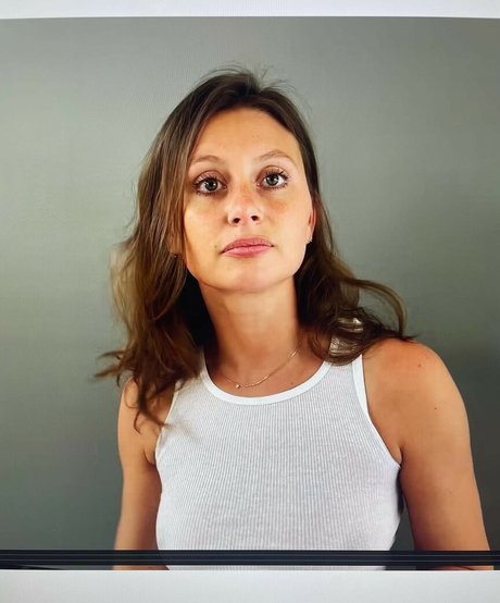 Aly Michalka star érotique images