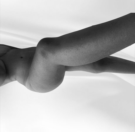 Adriana Nicole haut étoile archive