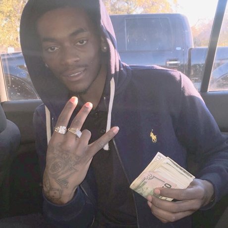 KGdaGOAT haut modèle image