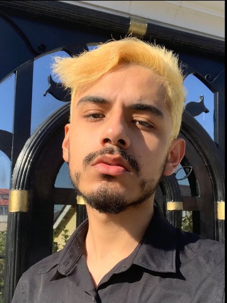 AndyKiro étoile nue des photos