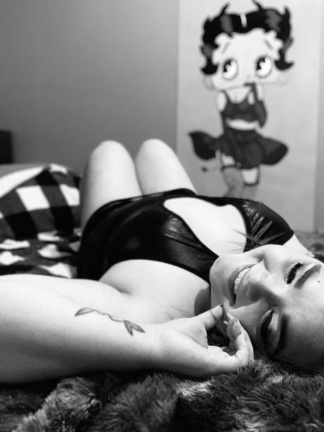 Queen Vixin_ star du porno chaude galeries