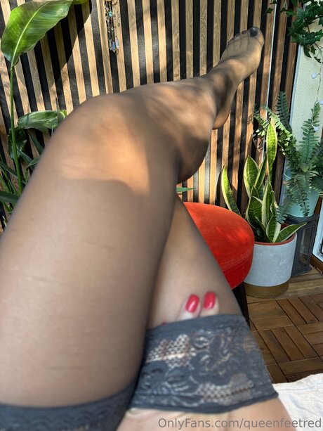 Queenfeetred modèle sympa galeries