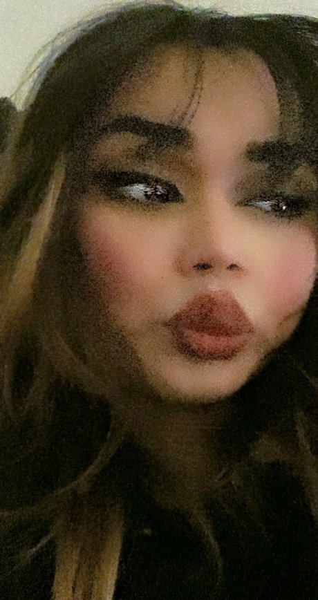 Badru 2 0 actrice artistique galerie