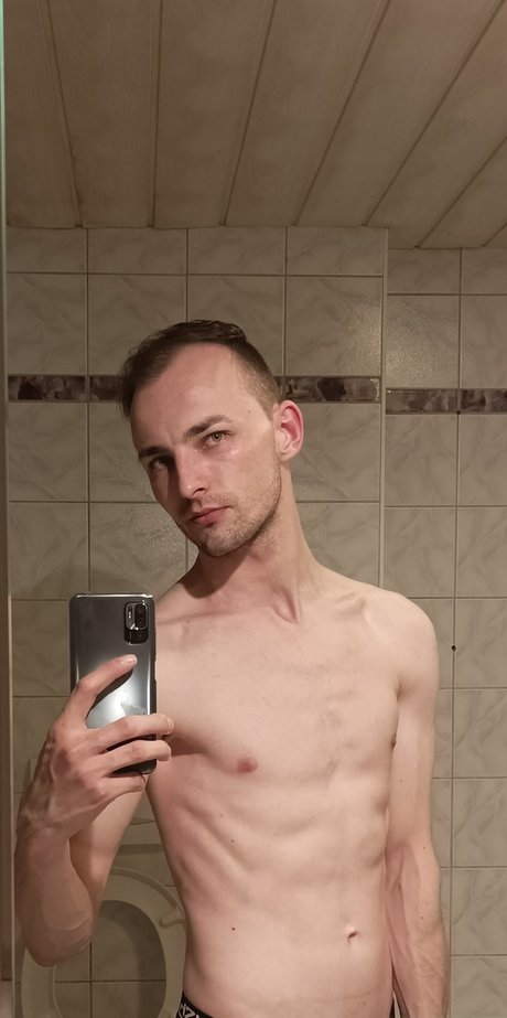 Andrew Aiden star du porno en haute qualité image