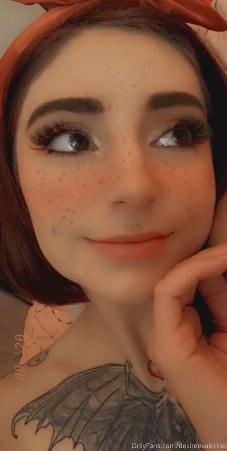 DollFaceDesy haut de star du porno des photos