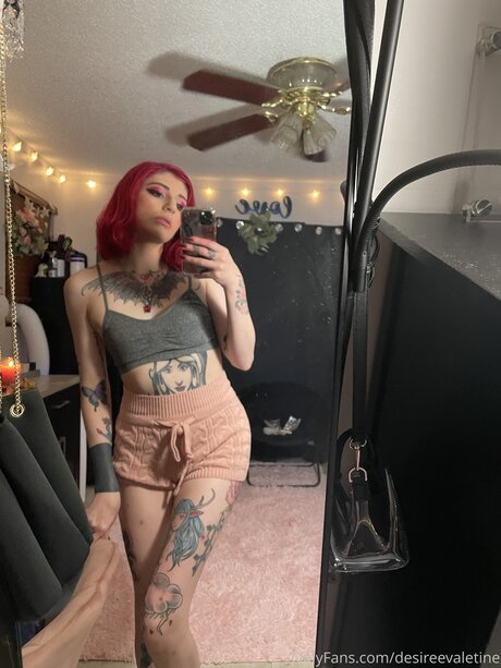 DollFaceDesy star du porno de haute qualité photo