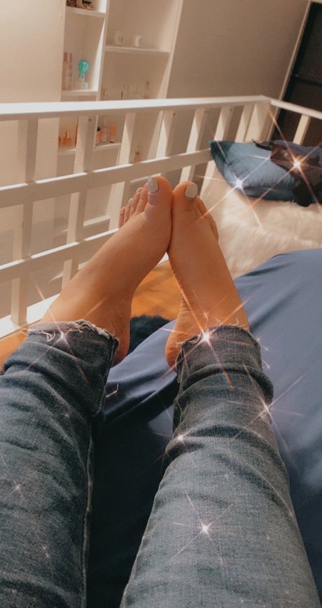 Reiana Love haut modèle images