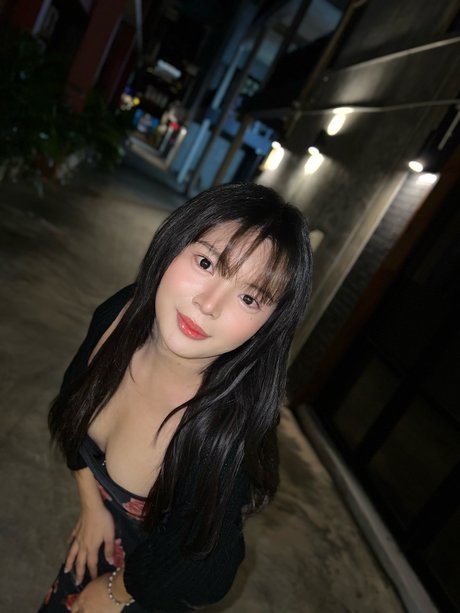 Rika ladyboy_ modèle xxx photos