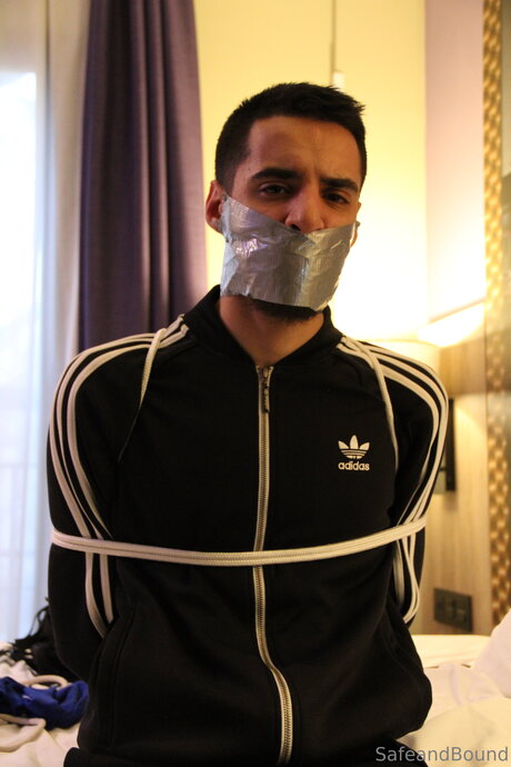 Safe and Bound sexe star du porno archive