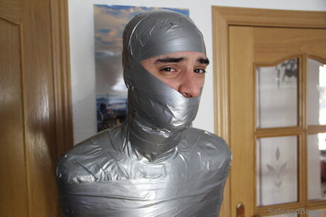 Safe and Bound star du porno parfaite galeries